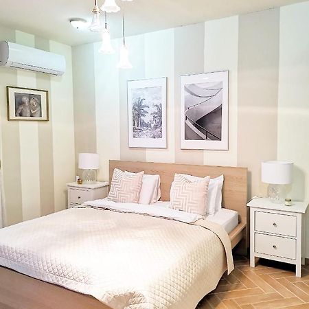 Bellevue Apartment With Ac & Heating & Terrace Budapest Exteriör bild