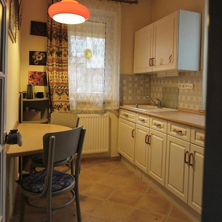 Bellevue Apartment With Ac & Heating & Terrace Budapest Exteriör bild