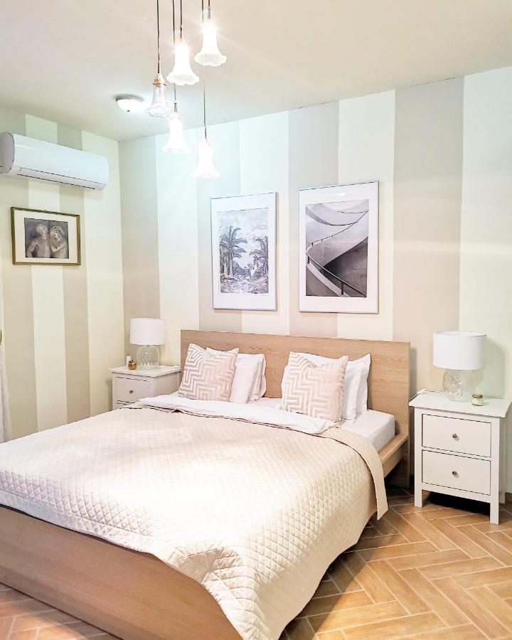 Bellevue Apartment With Ac & Heating & Terrace Budapest Exteriör bild