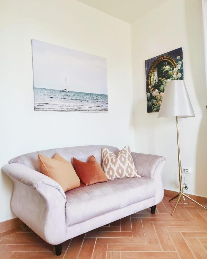 Bellevue Apartment With Ac & Heating & Terrace Budapest Exteriör bild
