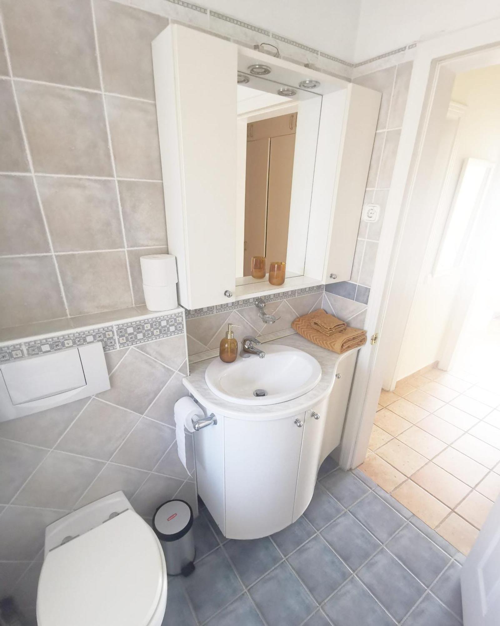 Bellevue Apartment With Ac & Heating & Terrace Budapest Exteriör bild